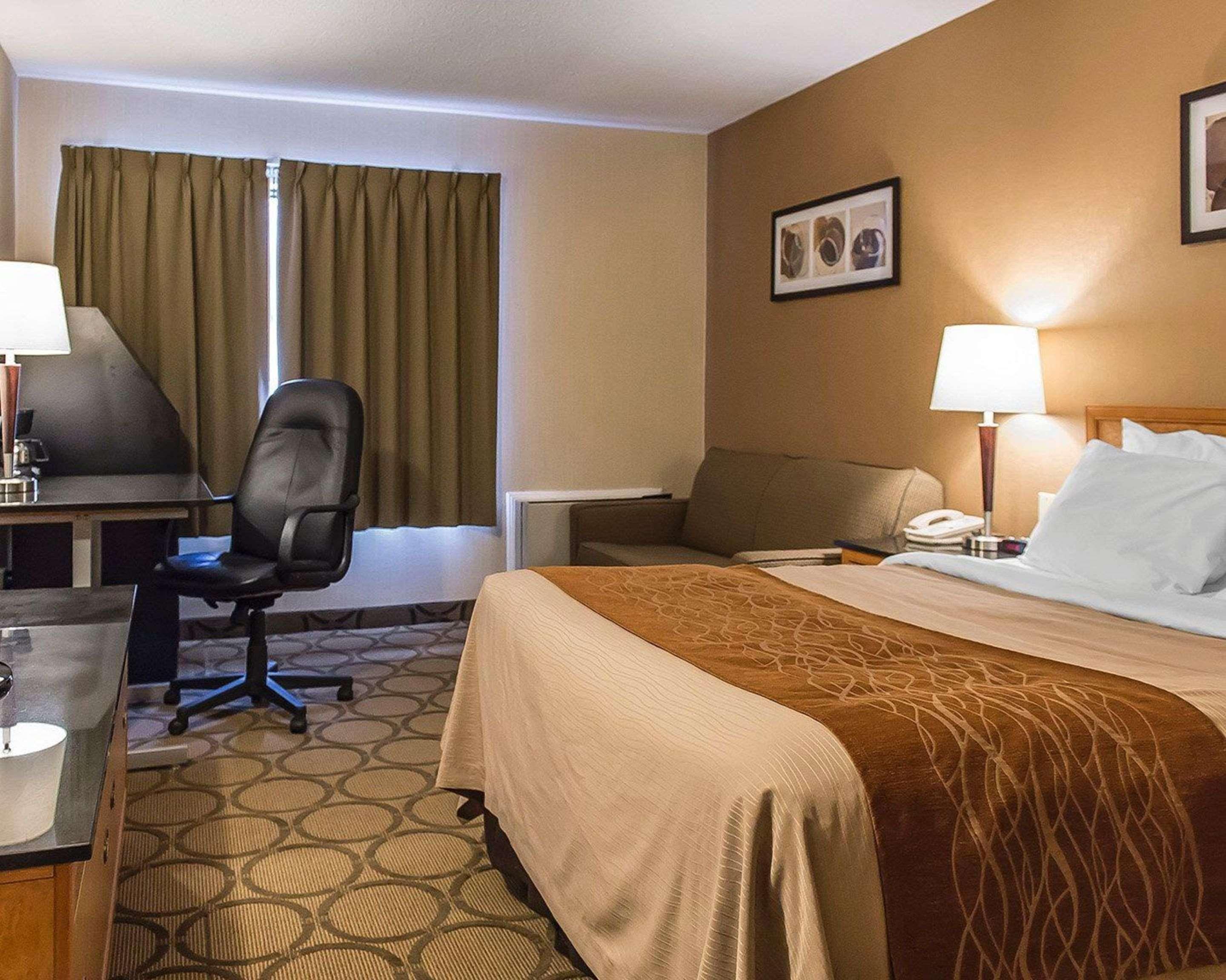 Comfort Inn Kingston Highway 401 Exterior foto