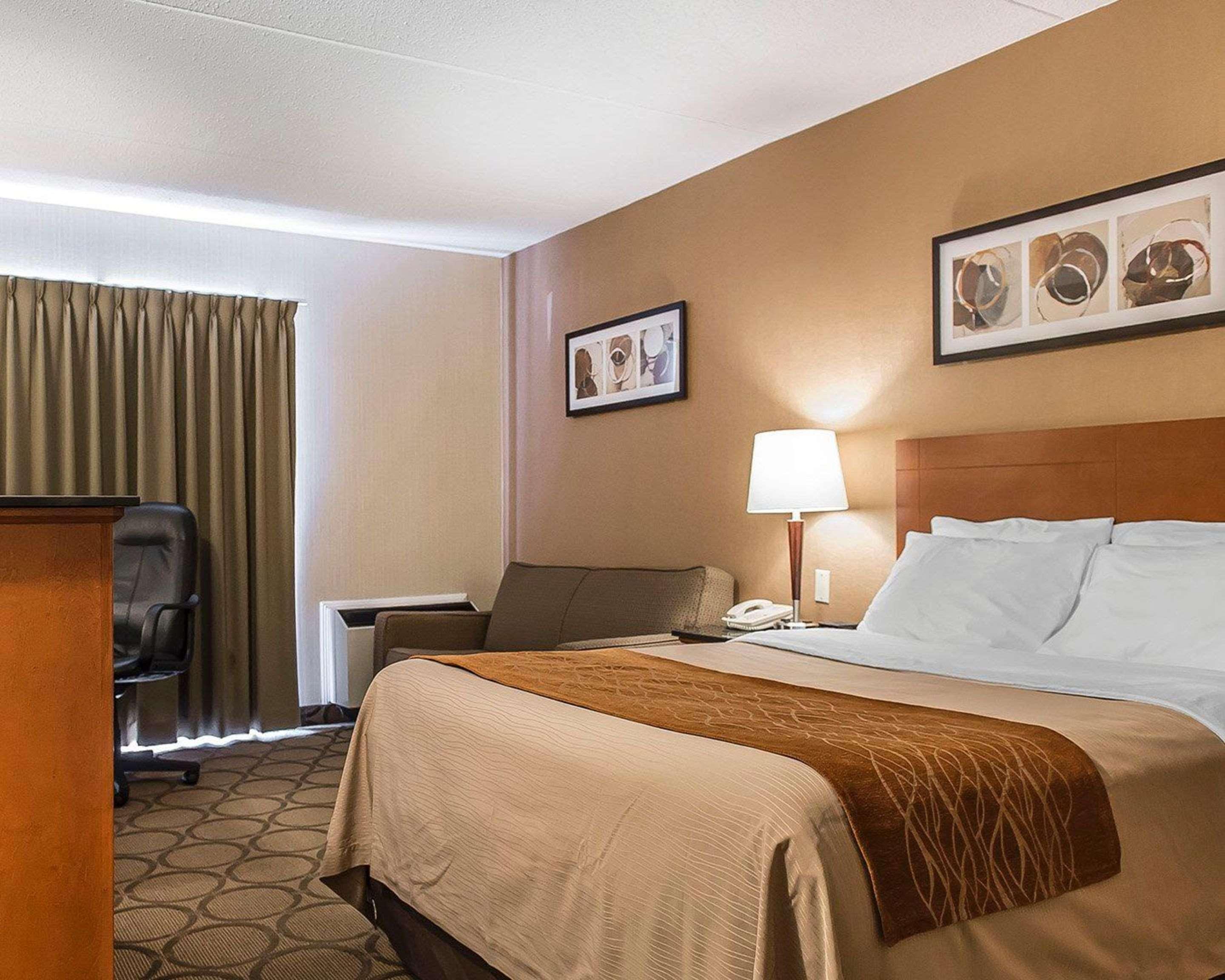 Comfort Inn Kingston Highway 401 Exterior foto