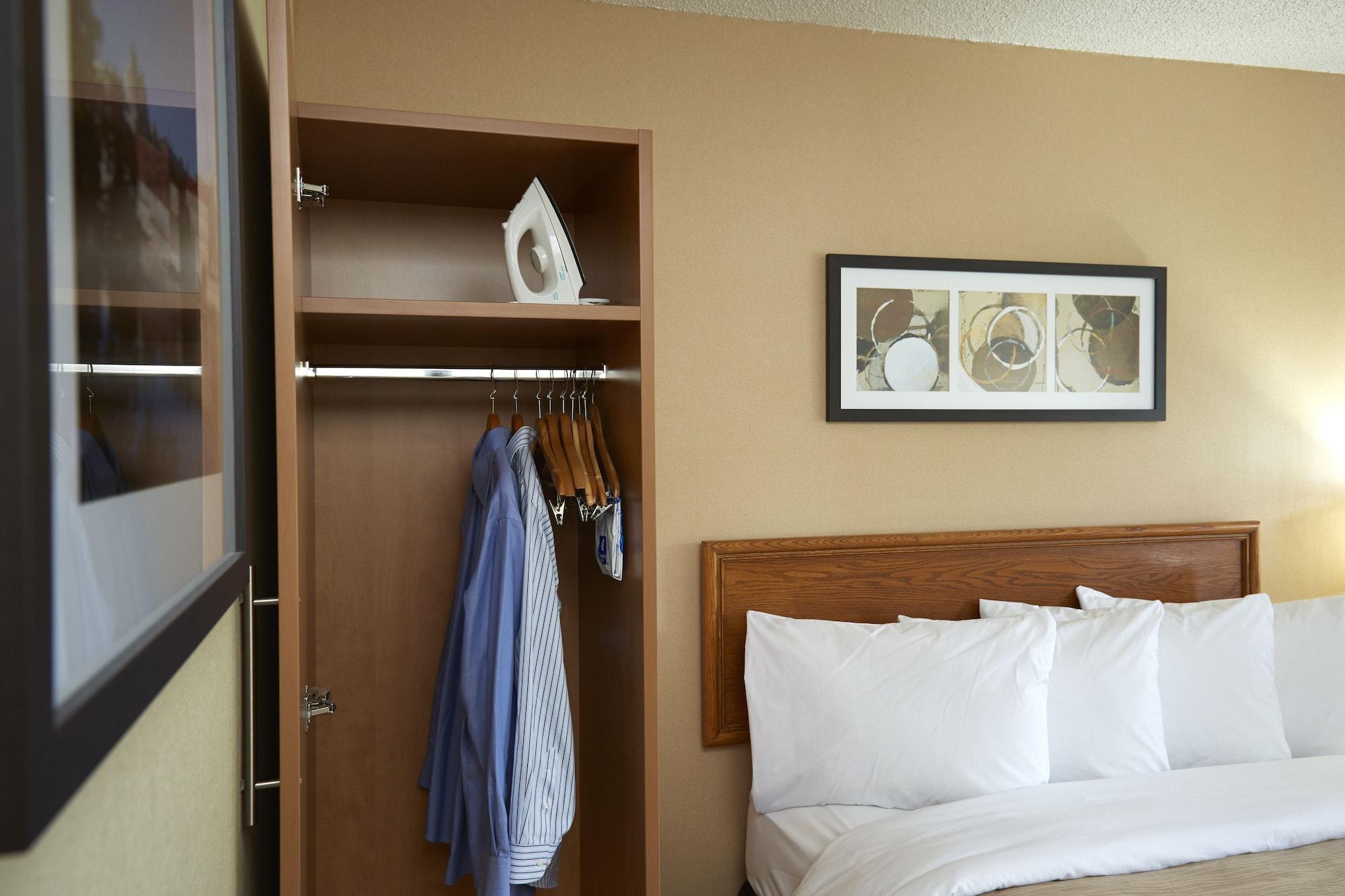 Comfort Inn Kingston Highway 401 Exterior foto