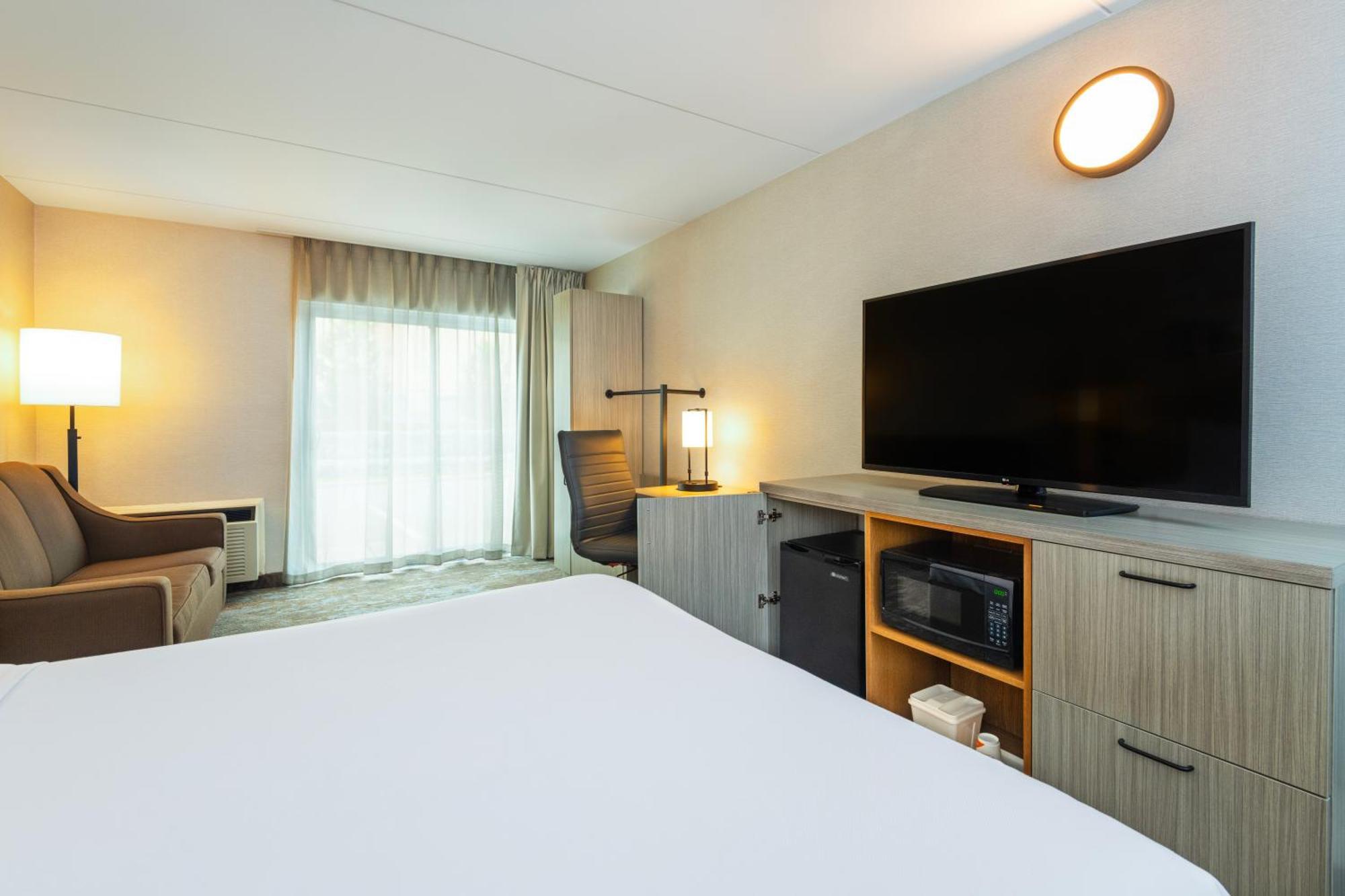 Comfort Inn Kingston Highway 401 Exterior foto