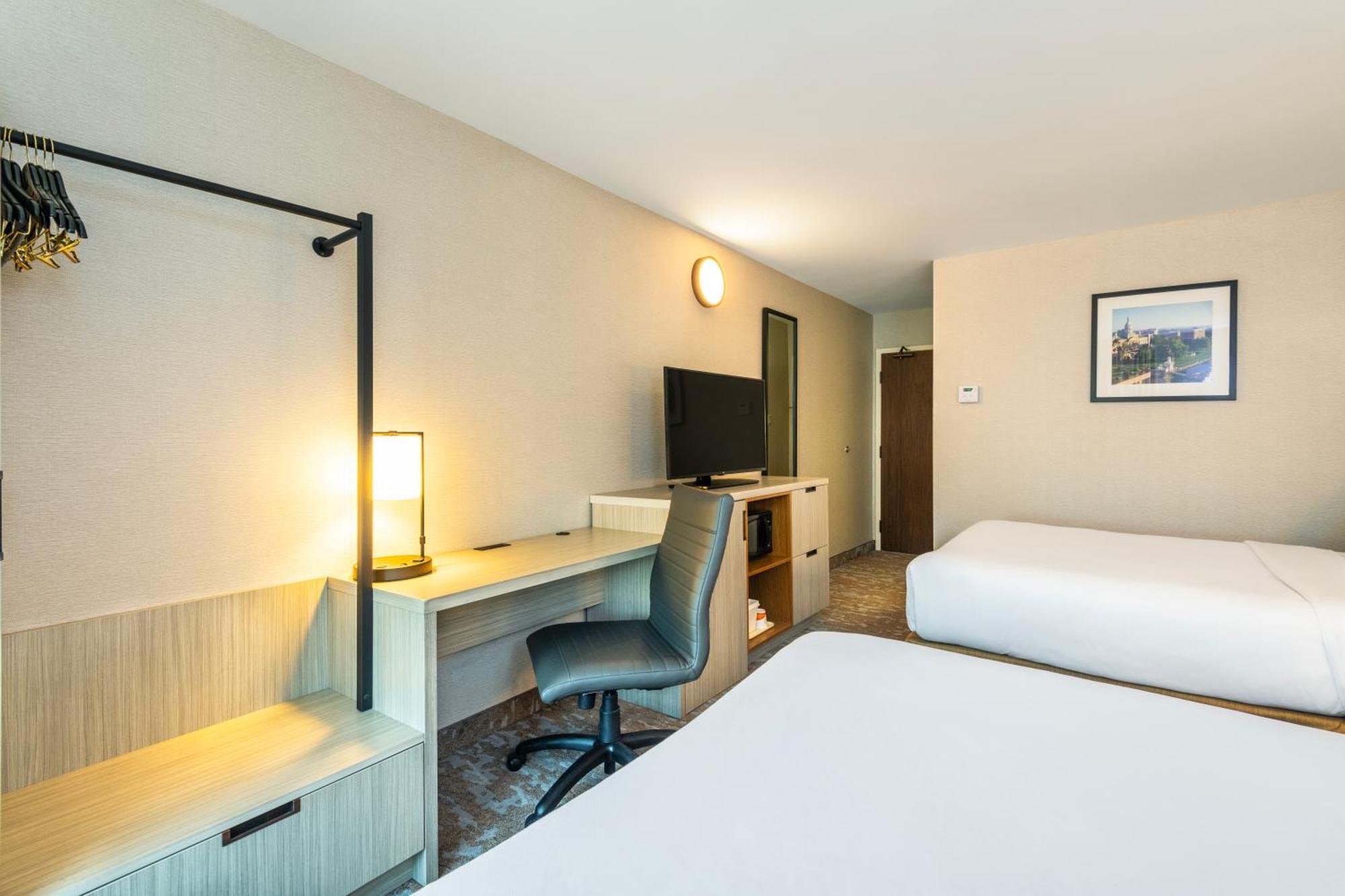 Comfort Inn Kingston Highway 401 Exterior foto