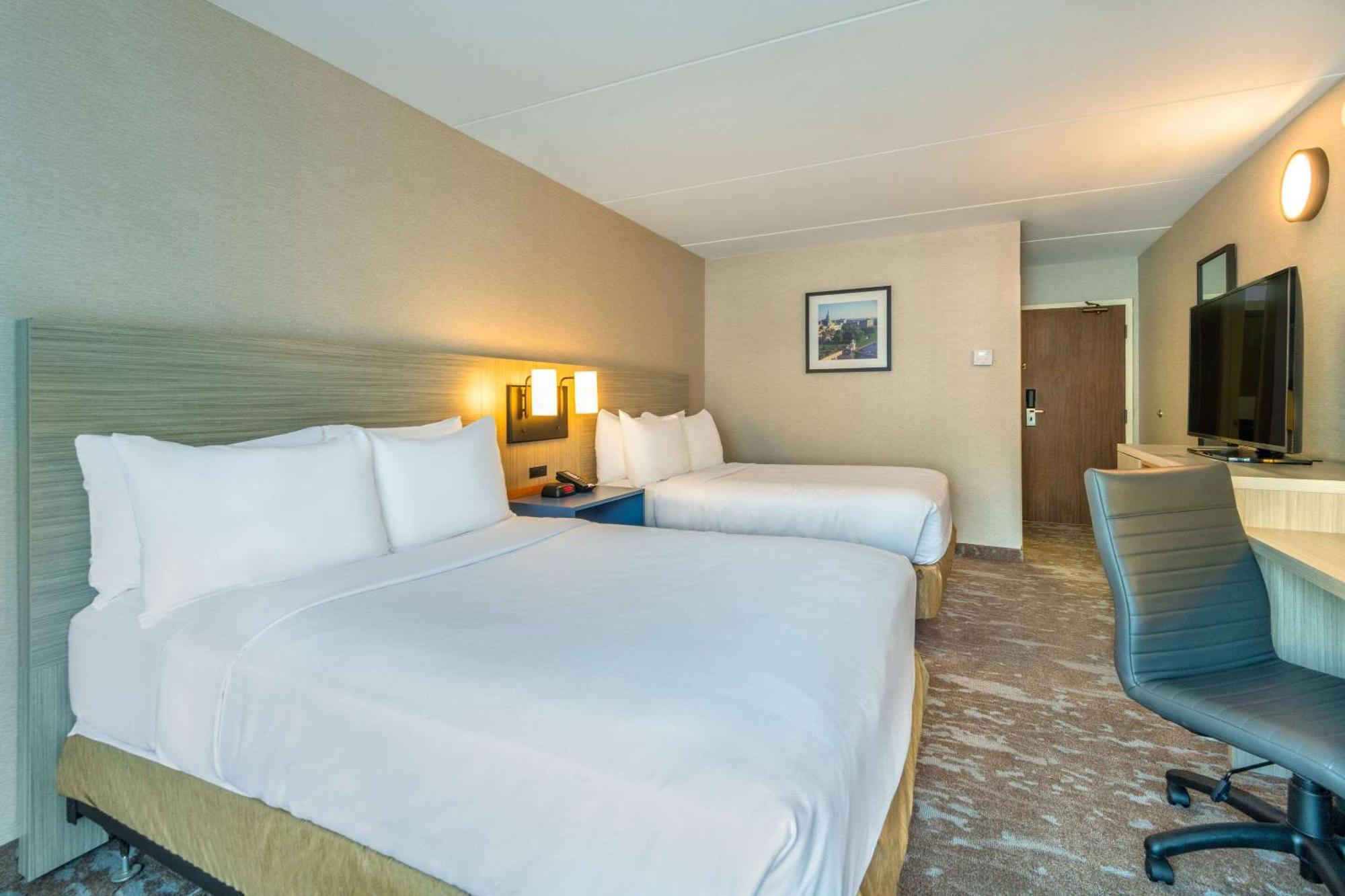 Comfort Inn Kingston Highway 401 Exterior foto
